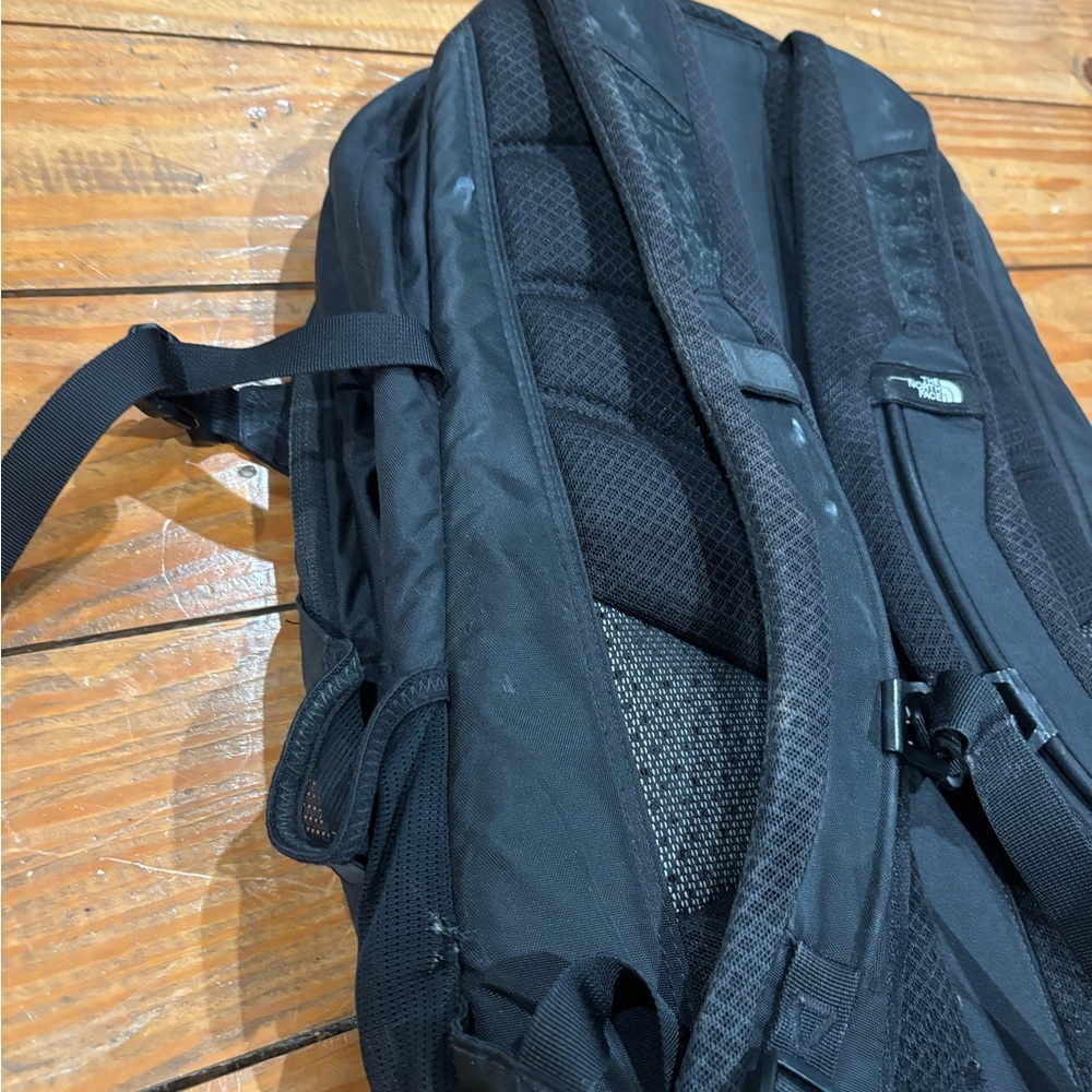 (979)*NORTH FACE BLACK BACKPACK* - Picture 11 of 11